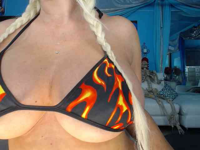 adrianna_fox webcam
