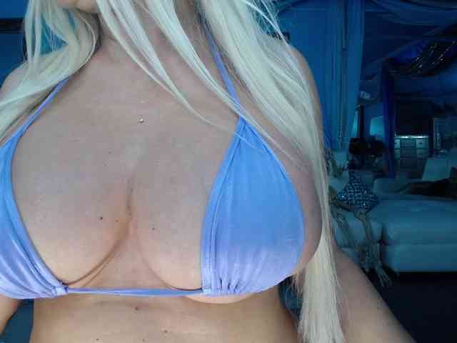 adrianna_fox