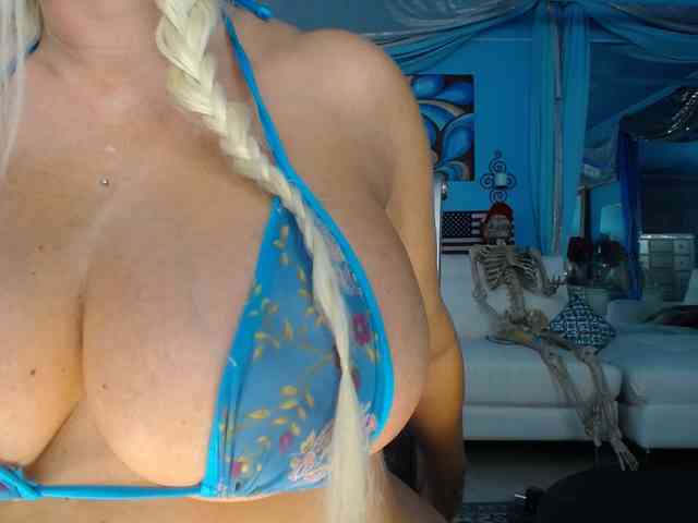 adrianna_fox