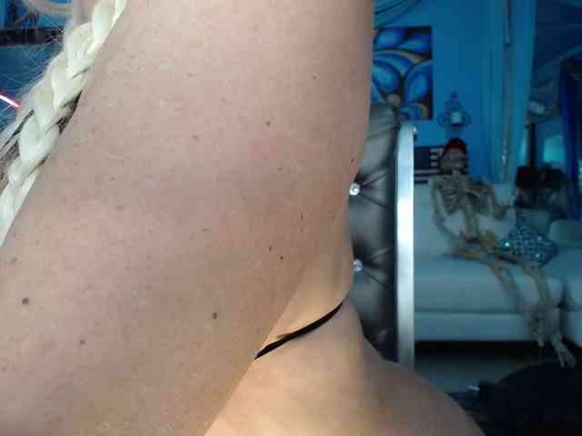 adrianna_fox webcam