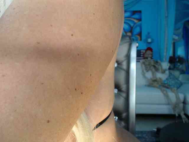 adrianna_fox webcam