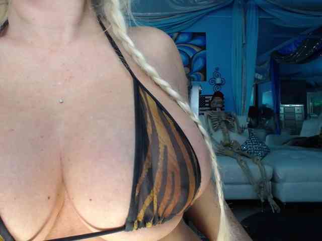 adrianna_fox webcam