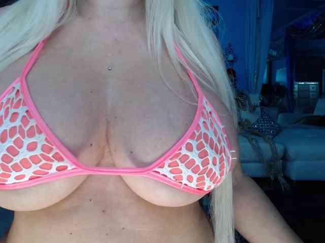 adrianna_fox webcam