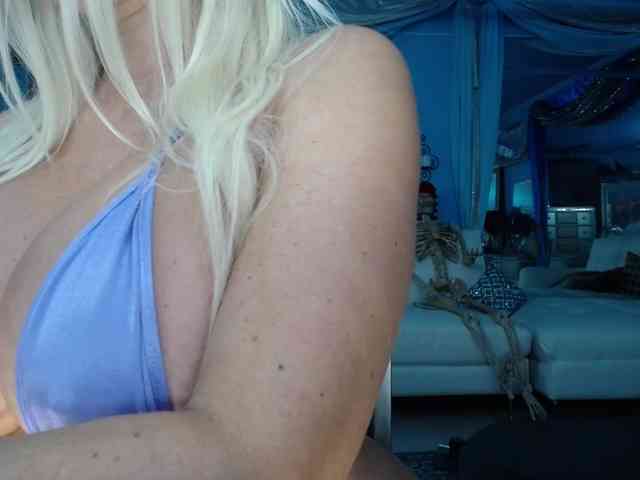 adrianna_fox adrianna_fox