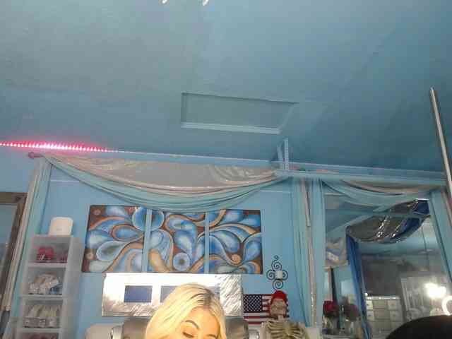 adrianna_fox webcam