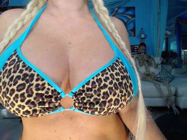 adrianna_fox