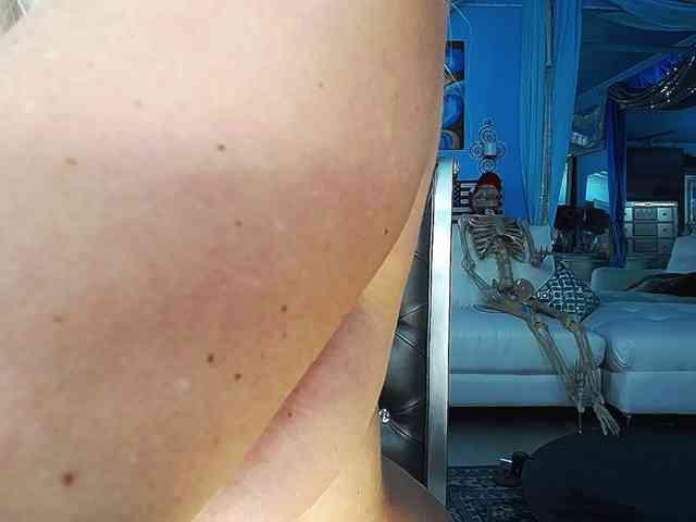 adrianna_fox webcam