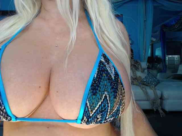 adrianna_fox adrianna_fox