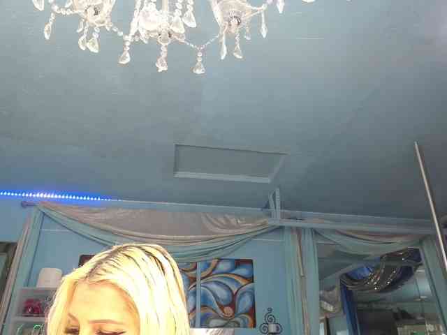 adrianna_fox