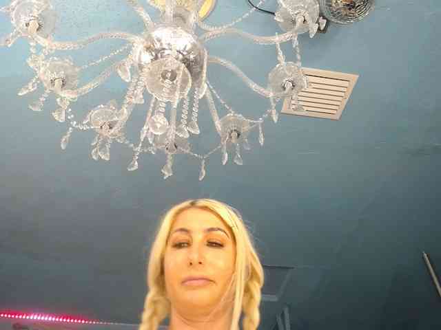 adrianna_fox webcam