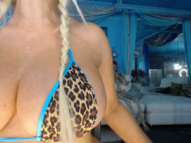 adrianna_fox