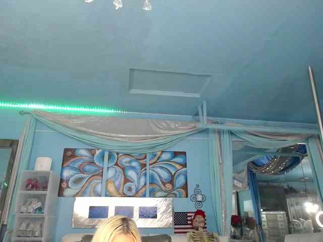 adrianna_fox webcam