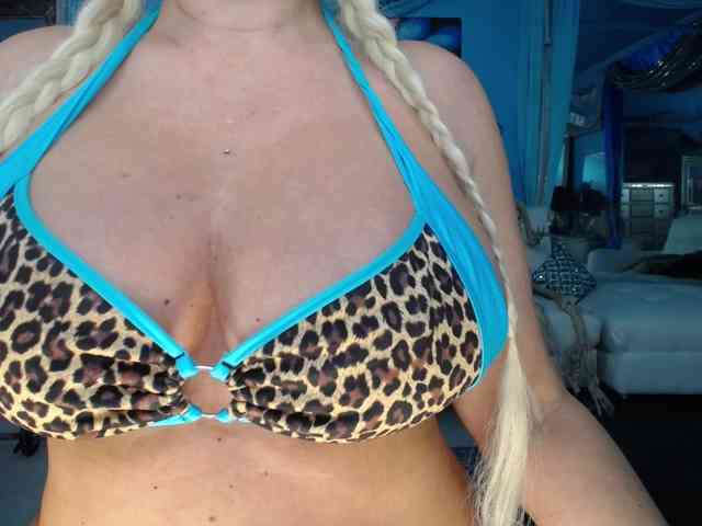 adrianna_fox