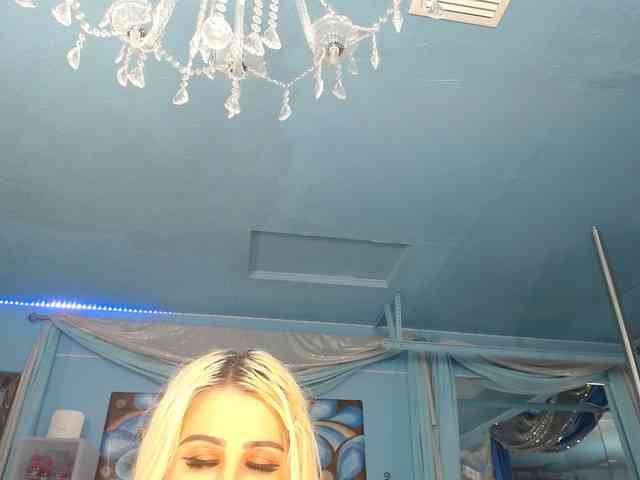 adrianna_fox webcam