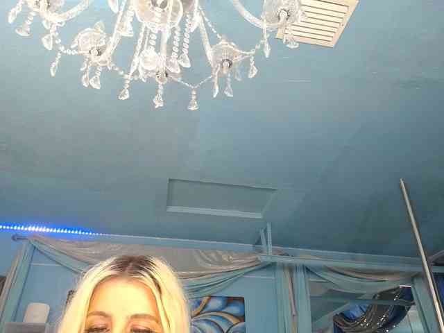 adrianna_fox webcam