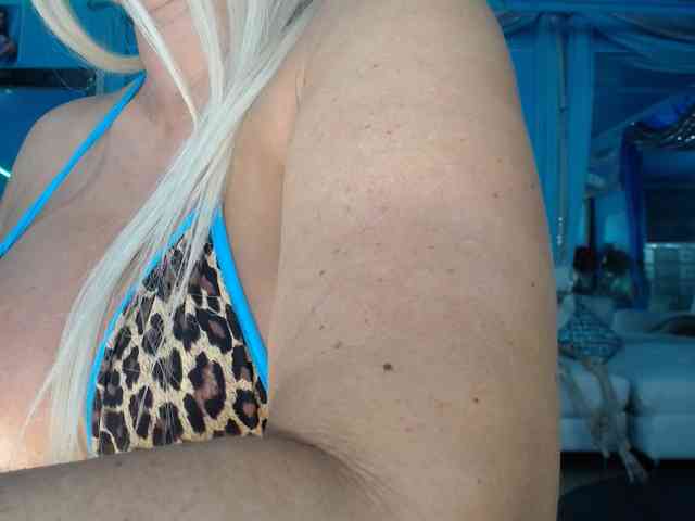 adrianna_fox webcam