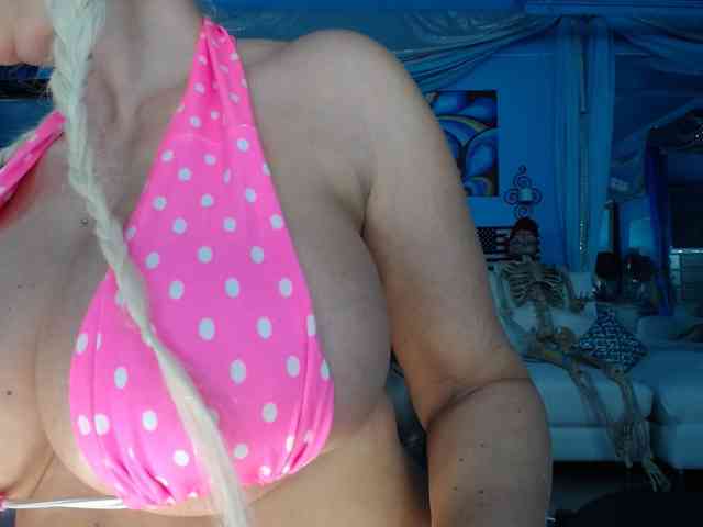 adrianna_fox webcam