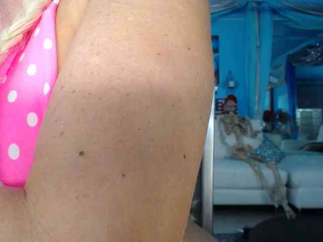 adrianna_fox webcam