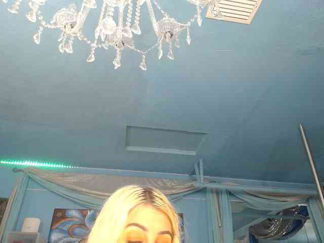 adrianna_fox