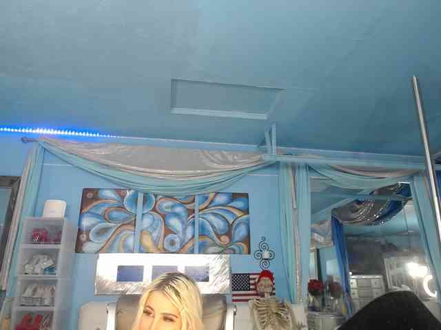 adrianna_fox webcam