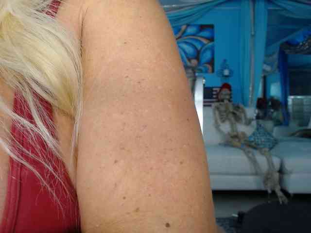 adrianna_fox webcam