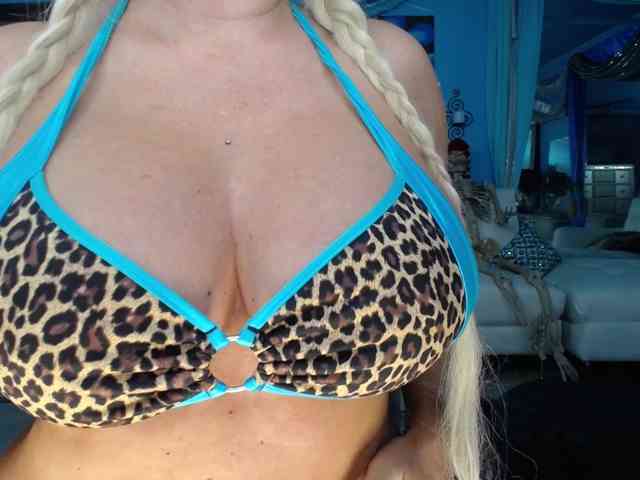 adrianna_fox