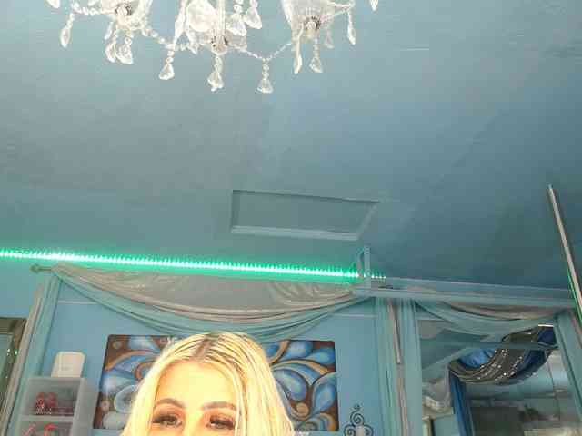 adrianna_fox webcam