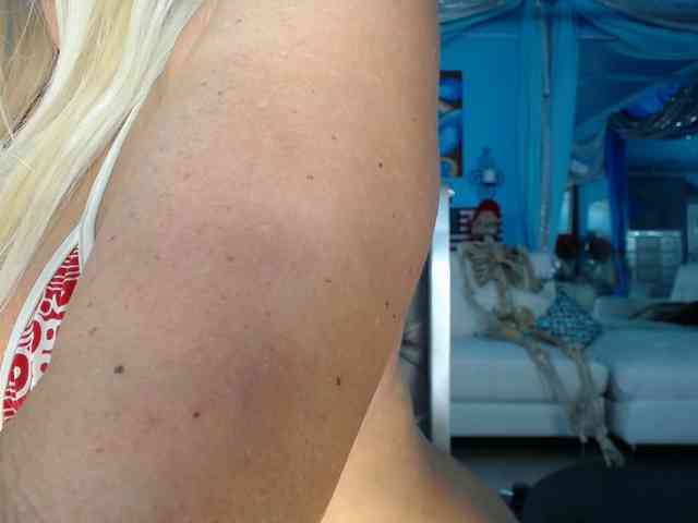 adrianna_fox