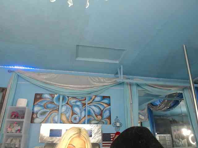 adrianna_fox webcam