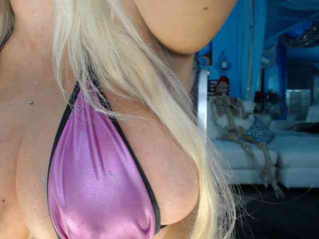 adrianna_fox
