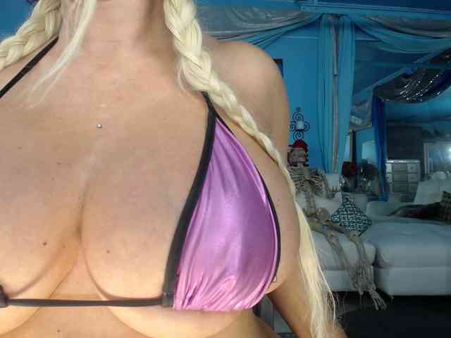 adrianna_fox webcam