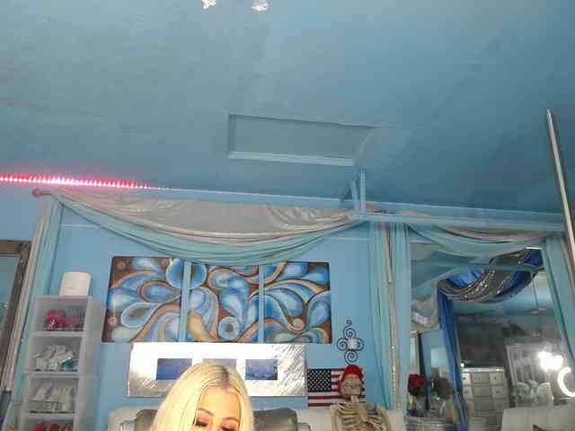 adrianna_fox webcam