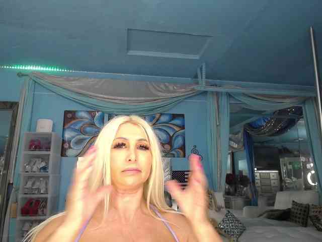 adrianna_fox