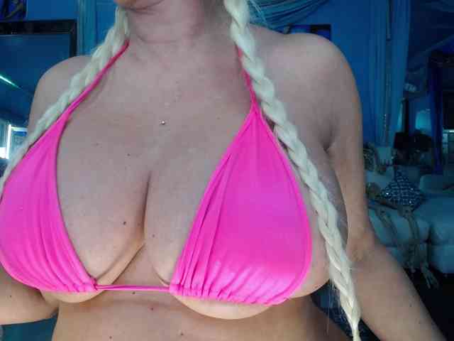 adrianna_fox