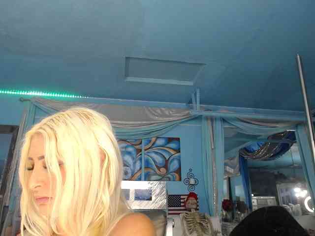 adrianna_fox webcam