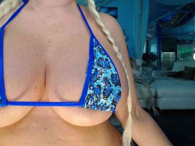 adrianna_fox