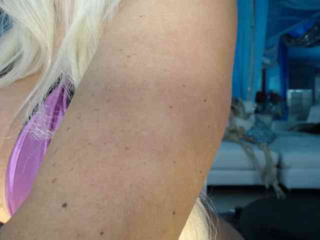 adrianna_fox webcam