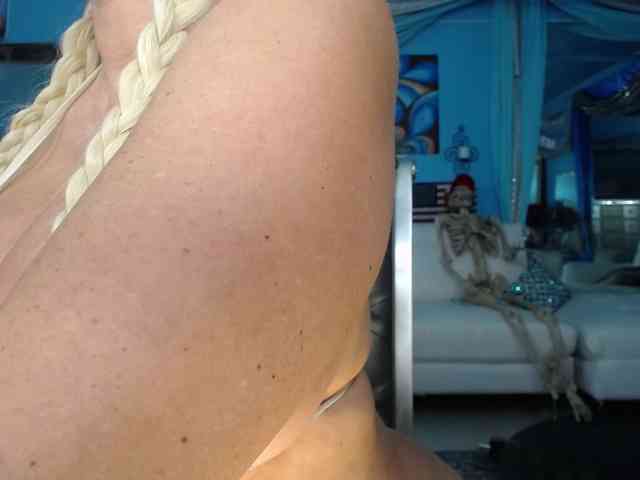 adrianna_fox