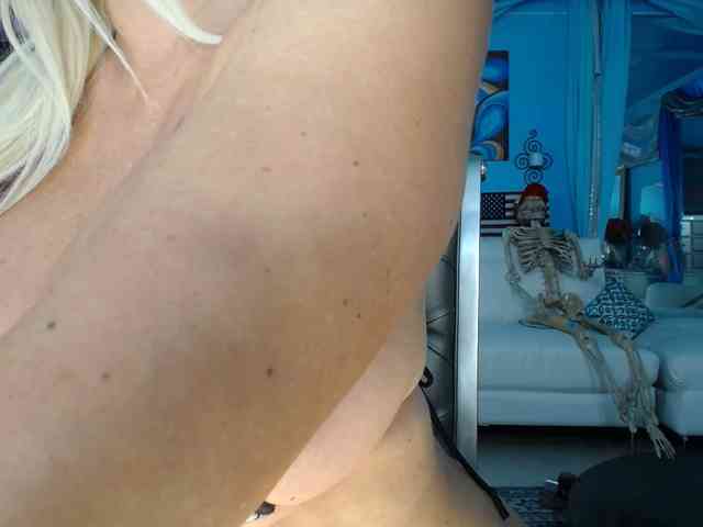 adrianna_fox webcam