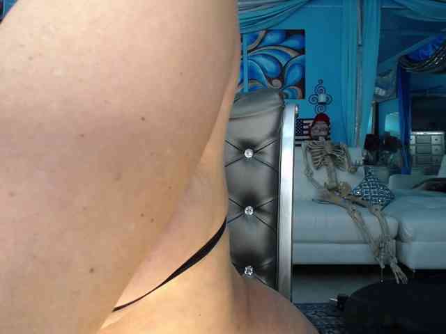 adrianna_fox