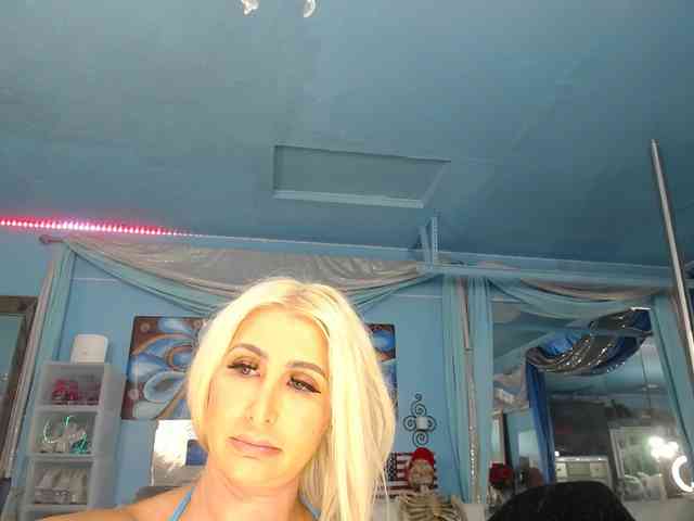 adrianna_fox adrianna_fox