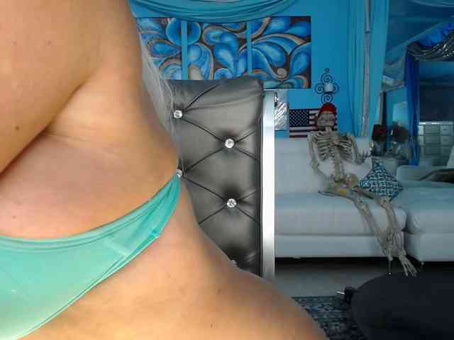 adrianna_fox webcam