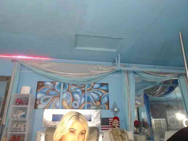adrianna_fox webcam