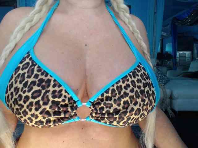 adrianna_fox