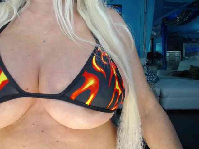 adrianna_fox