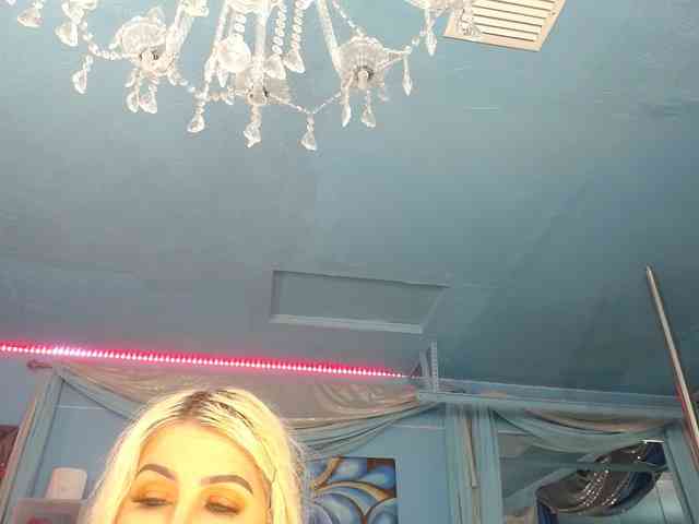 adrianna_fox