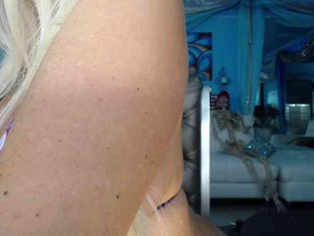 adrianna_fox webcam
