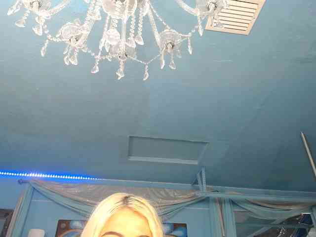 adrianna_fox webcam