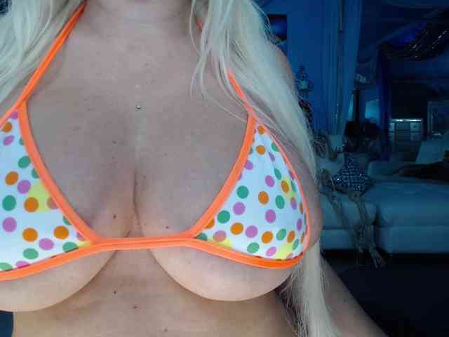adrianna_fox webcam