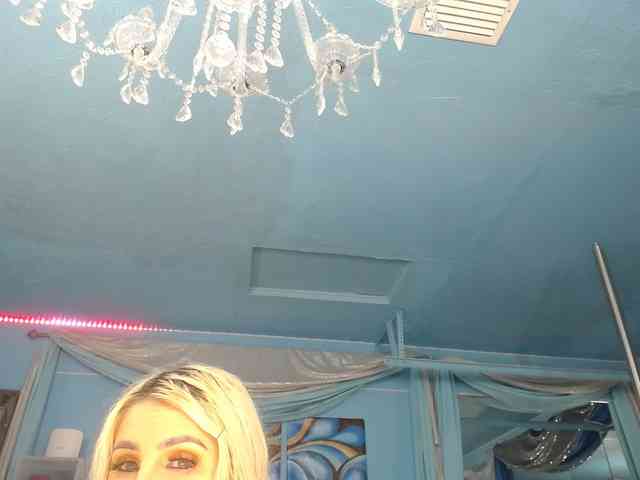 adrianna_fox webcam